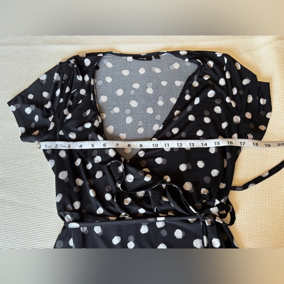 Apt 9 Women's Black White Grey Polka Dot Wrap Dress Size Medium - Picture 6 of 9